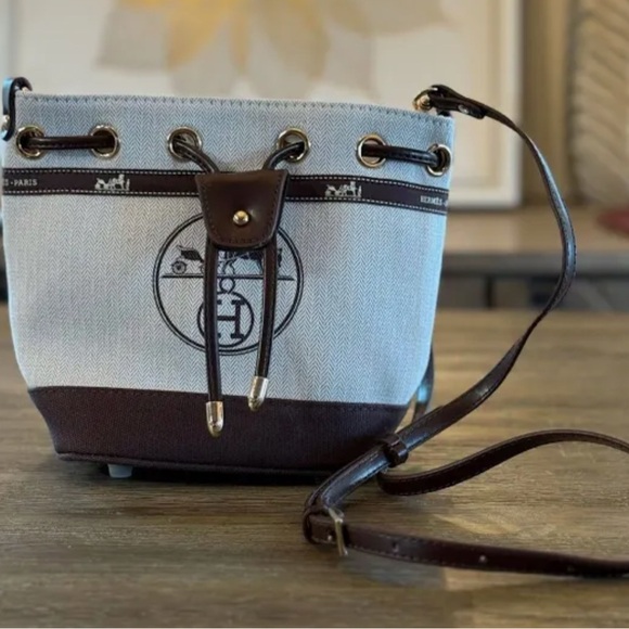 Chic Hermes Up-Cycle (GWP) Bucket Bag - comes with two straps - Picture 1 of 8
